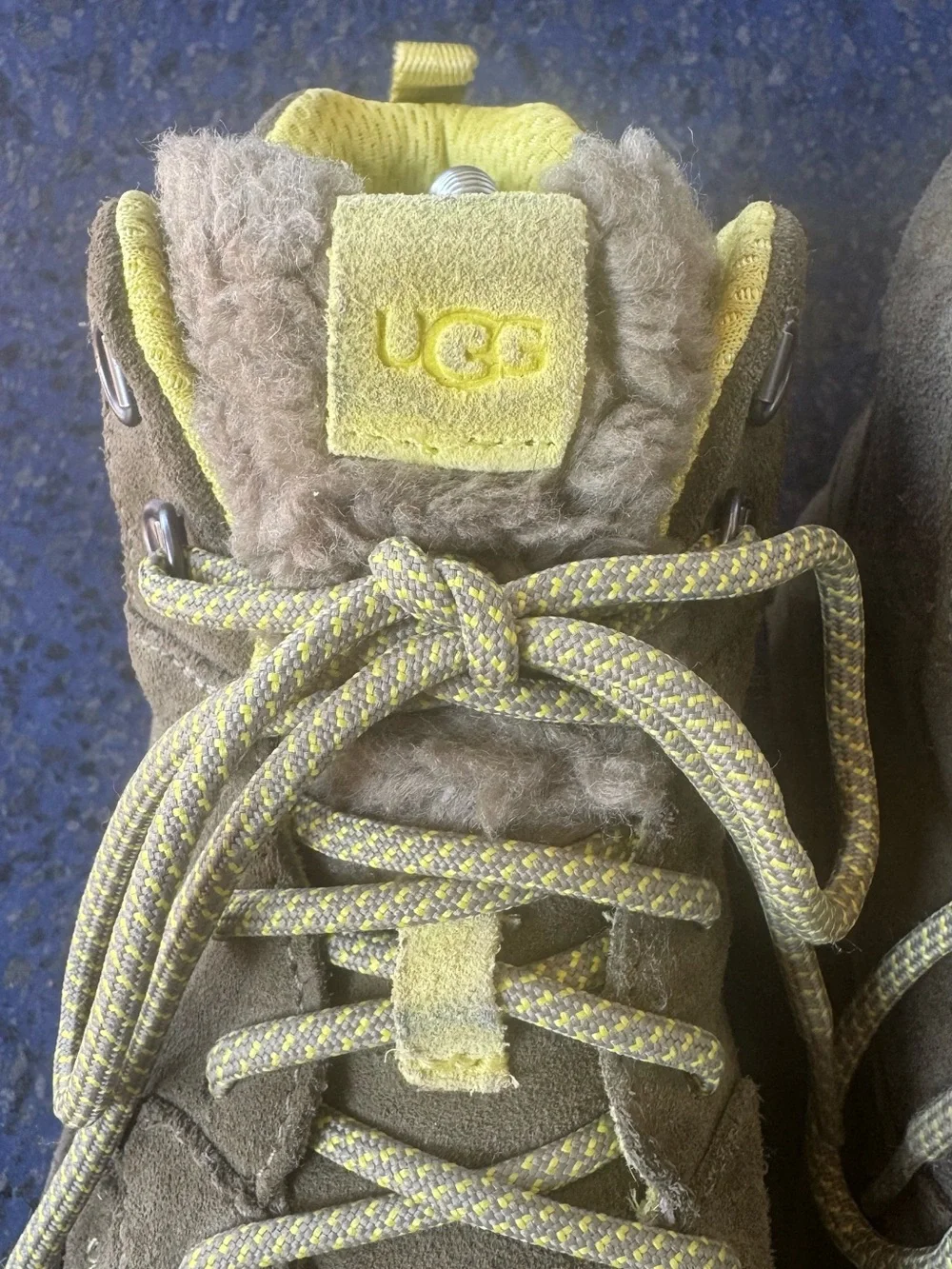UGG Highland Heritage Hi Boots Boys Size 6